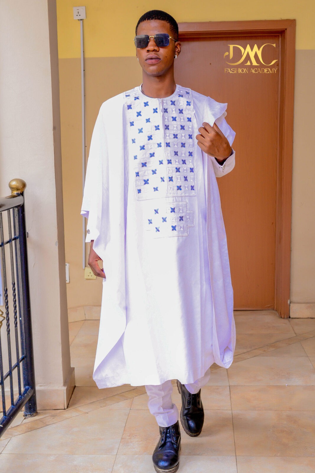 Copyright www.LoicPhoto.com